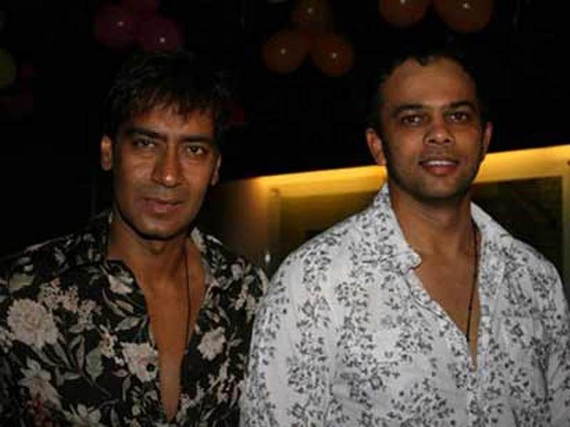 An old picture of Rohit Shetty and Ajay Devgn
