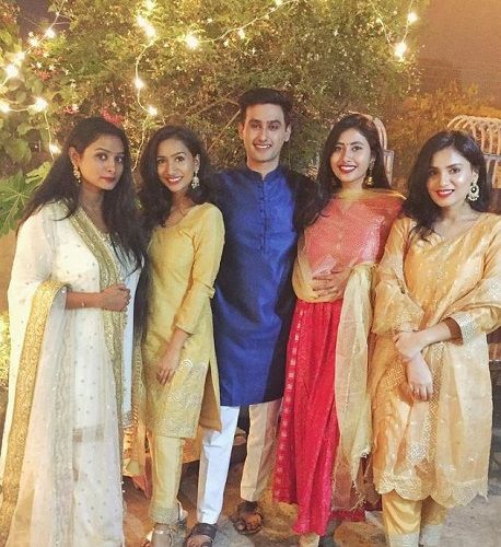 Ashlesha Rahule with her siblings