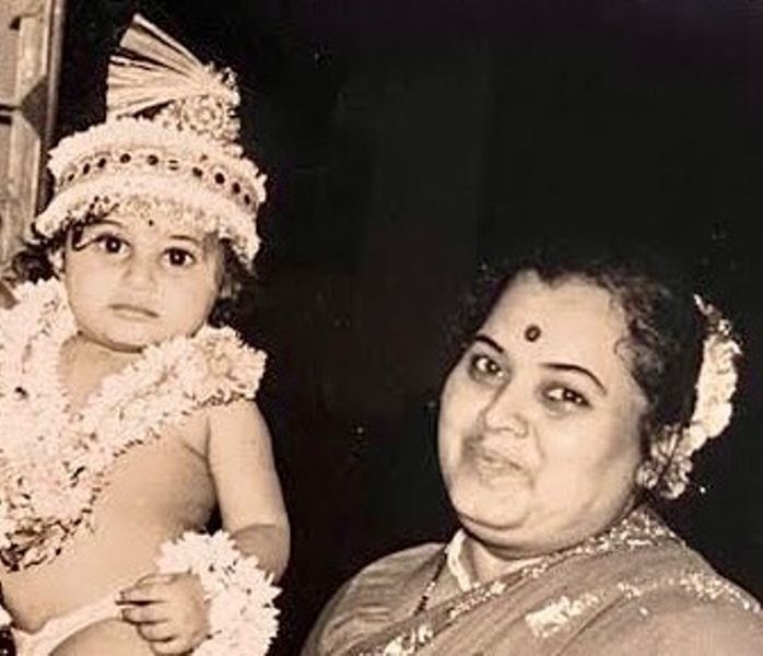 Childhood picture of Kishori Godbole with her mother, Swati Kulkarni