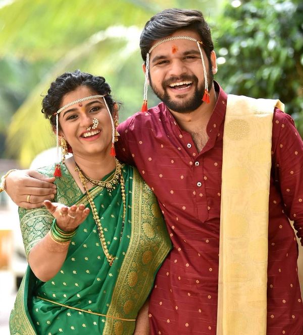 Kshitish Date and Rucha Apte during their wedding ceremony
