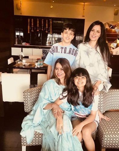 Mahima Chaudhary with her daughter and sister