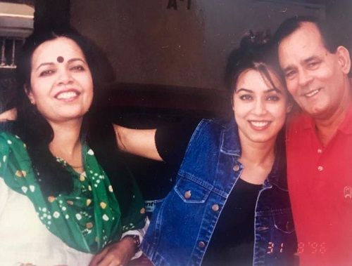 Mahima Chaudhary with her parents