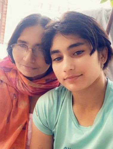 Pooja Gehlot with her mother