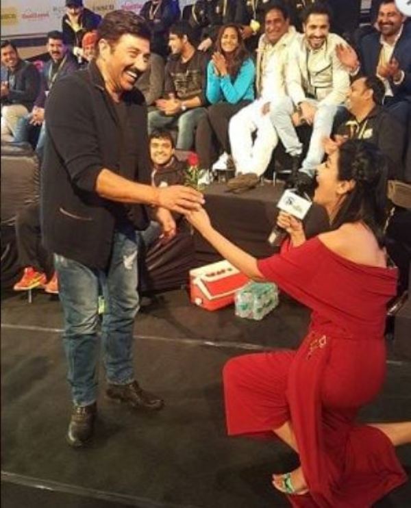 Poppy Jabbal proposing to Sunny Deol