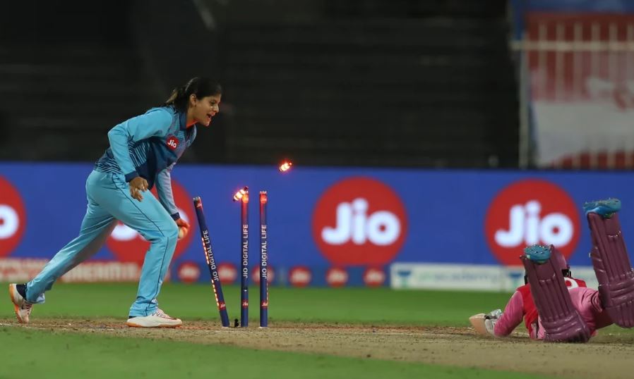 Radha Yadav representing Supernovas in the Women's T20 Challenge 2020