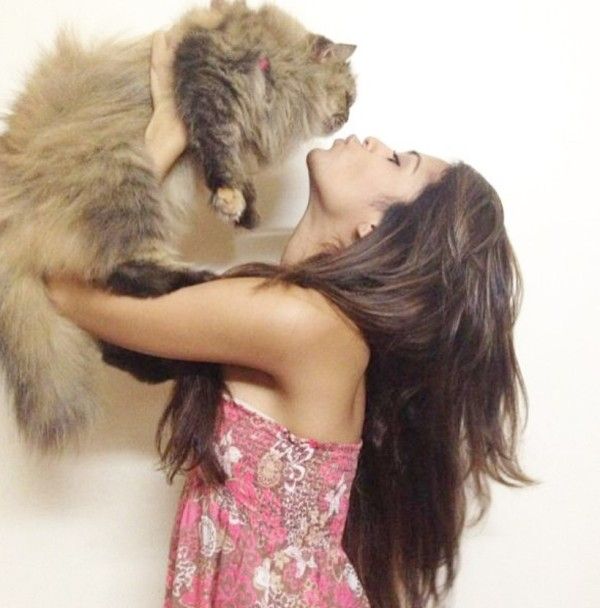 Sana Saeed with her pet cat