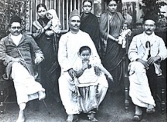 The Savarkar brothers (Left to right) Narayan, Ganesh and Vinayak, with Shanta, sister Maina Kale and Yamuna