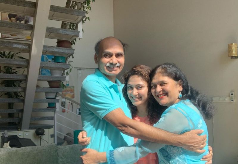 Manjari Fadnis with her father Bharat Kumar Fadnis and mother Ruchi fadnis.