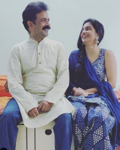 Amruta Pawar and her father
