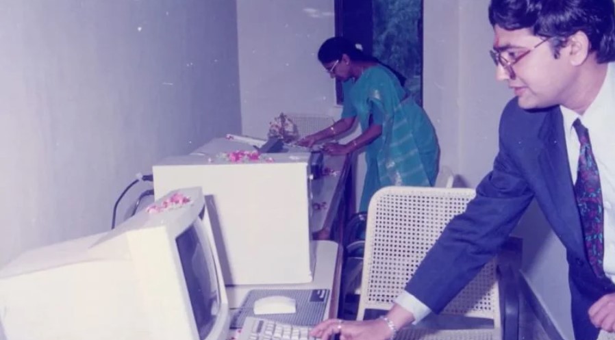 Ashish Chauhan using new technology for stocks