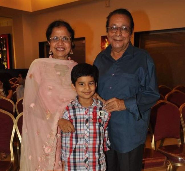 Dinesh Hingoo with his wife and son