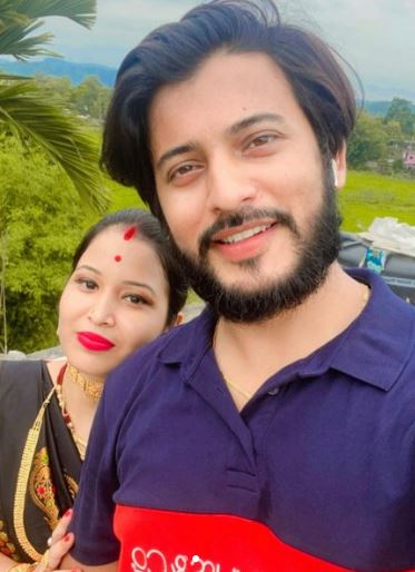 Kishor Das with his sister