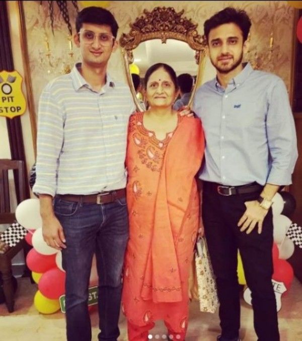 Romiit Raaj with his mother and brother