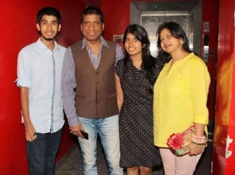 Aayushmaan Srivastava with his family