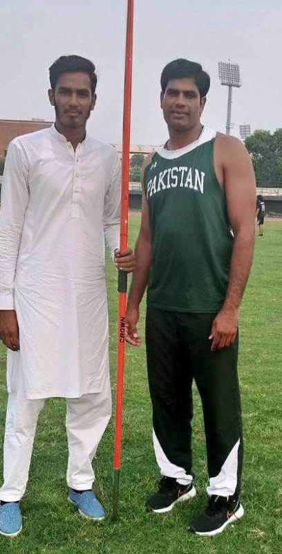 Arshad Nadeem with his brother Aleem