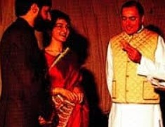 Anand Sharma (extreme left) and his wife meeting with former Prime Minister of India, Rajiv Gandhi