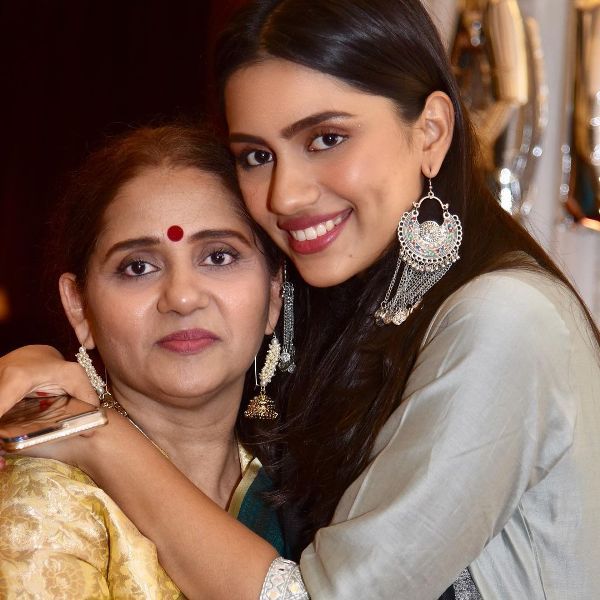 Anushka Luhar with her mother