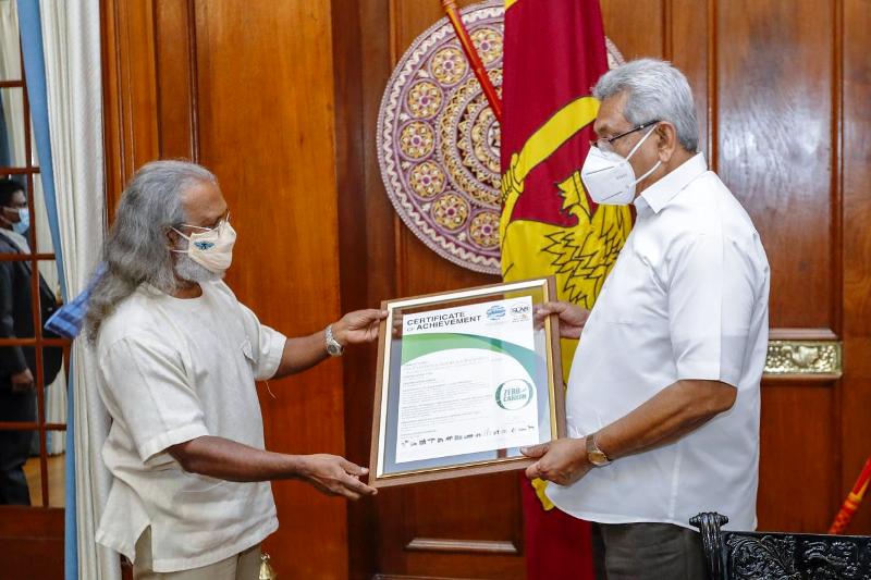 Gotabaya Rajapaksa receiving Zero Carbon certificate