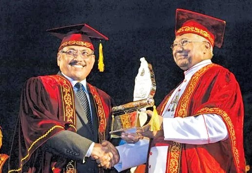 Gotabaya Rajapaksa receiving his honourary Doctorate at Colombo University