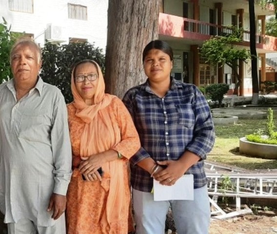 Manisha Kalyan's father, mother, and elder sister