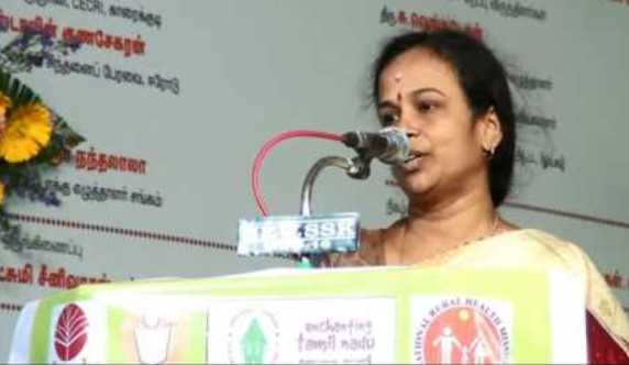 Nallathamby Kalaiselvi while speaking at a college