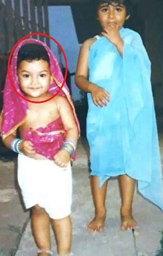 Pooja Pandey's childhood picture with her sister
