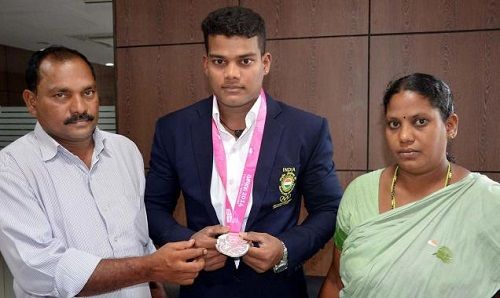 Ragala Venkat Rahul with his parents