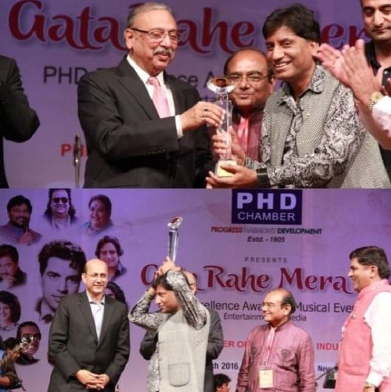 Raju Srivastava wins award at Gata Rahe Mera Dil- PHD Excellence Awards & Musical Evening