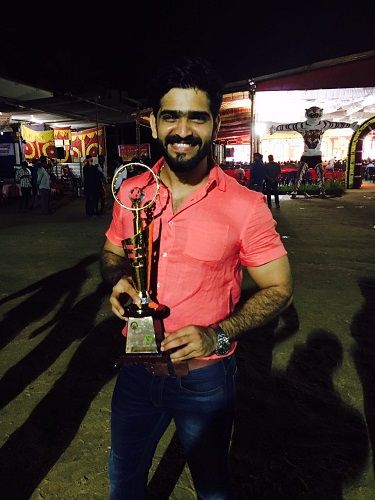 Roopesh Shetty with his award