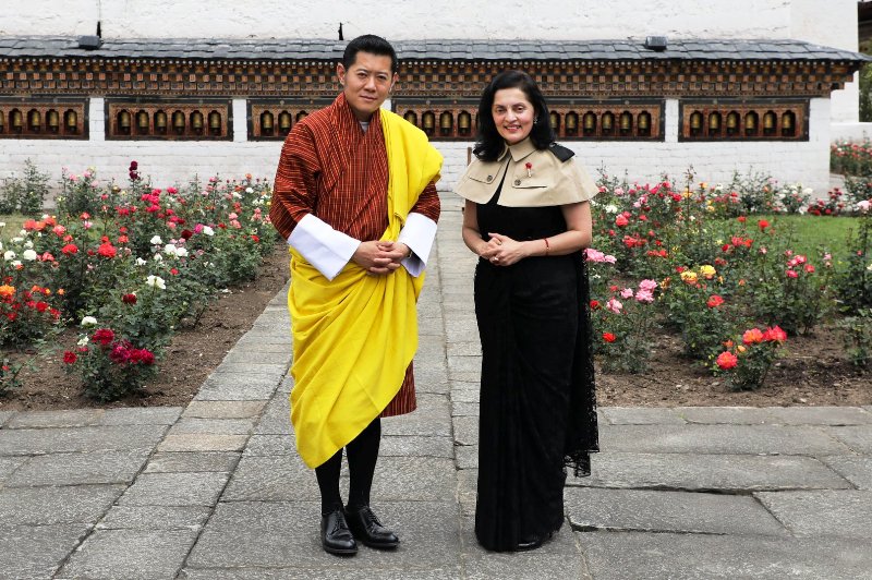 Ruchira Kamboj presenting credentials to His Majesty King Jigme Khesar Namgyel Wangchuck at the Tashichhodzong in 2019