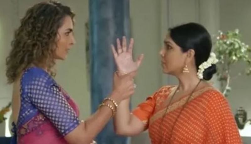 Shweta Kawaatra (left) with Sakshi Tanwar (right) in a still from the TV show 'Kahaani Ghar Ghar Kii'
