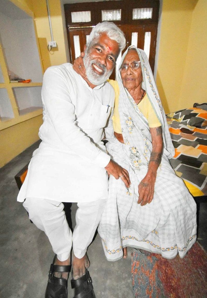 Swatantra Dev Singh with his mother