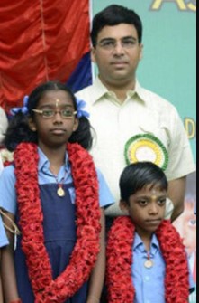 Vaishali and Pragg with their idol at the Velammal School felicitation ceremony