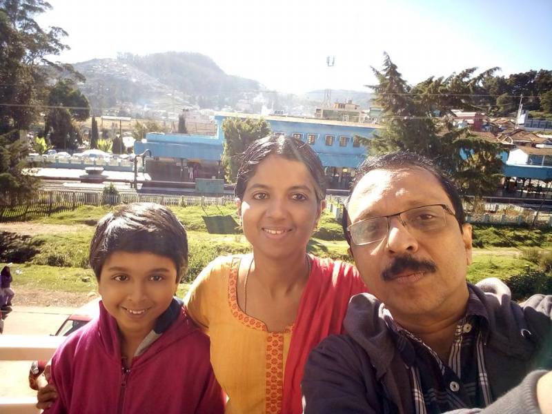 Vishal Krishna with his parents - Picture from vacation in Ooty
