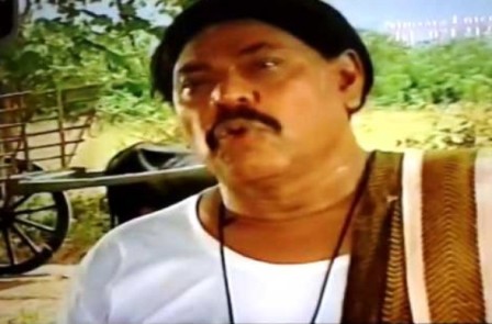 A still from Mahinda Rajapaksa's film Nomiyena Minisun