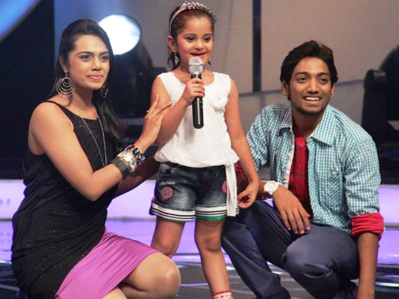 Abhinayashree hosting Junior Super Dancer on Polimer TV