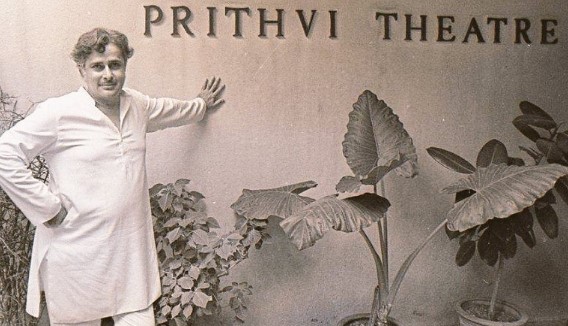 An old picture of Shashi Kapoor posing outside the Prithvi Theatre