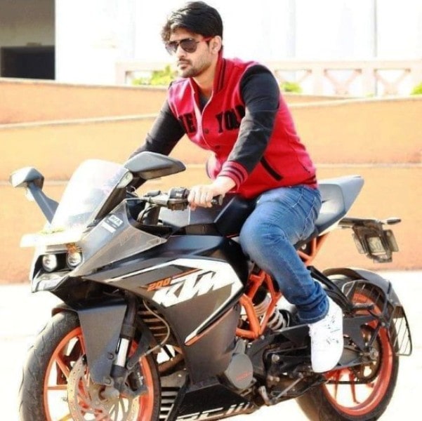 Arjun Kalyan on his KTM Duke