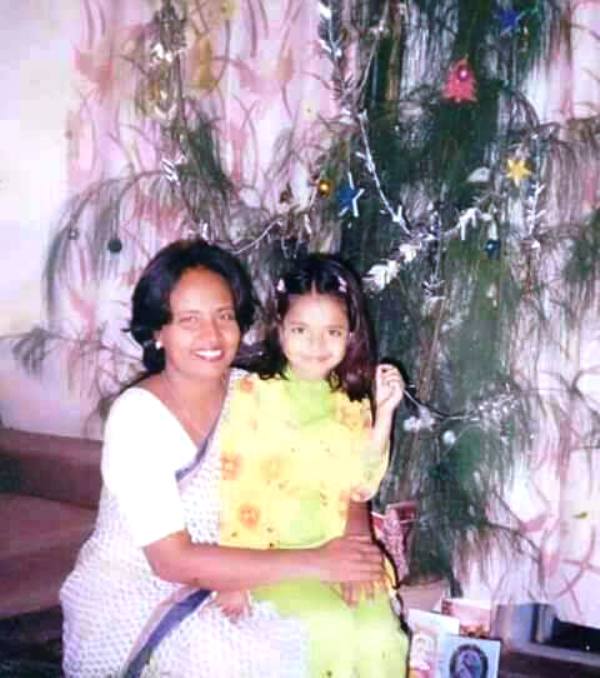 Childhood picture of Marina Abraham with her mother