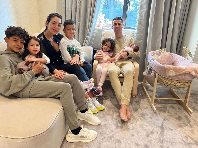 Cristiano Ronaldo with his girlfriend Georgina and children