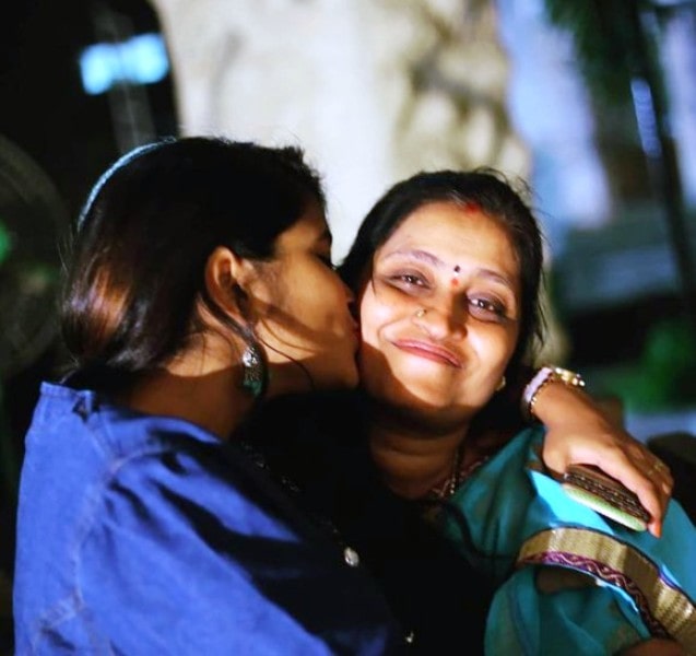 Geetu Royal with her mother Sri Sudha Rajyam