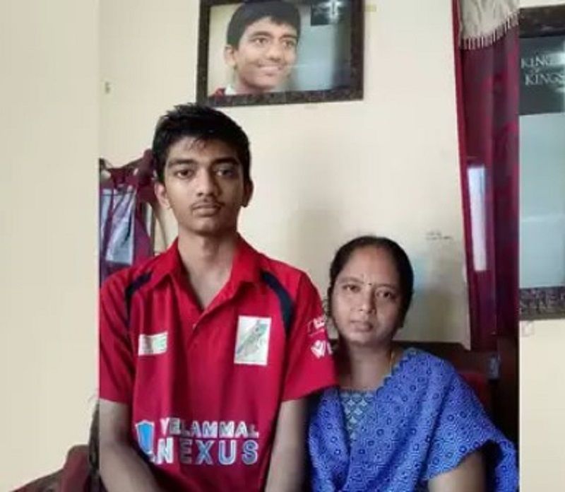 Gukesh D with his mother
