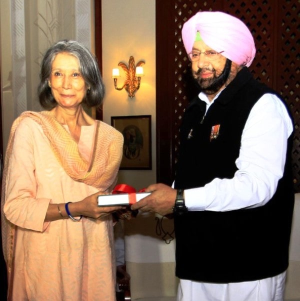 Harmala Kaur Gupta with the former CM of Punjab Captain Amarinder Singh