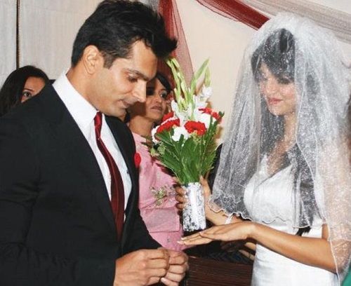Karan Singh Grover and Jennifer Winget's wedding picture