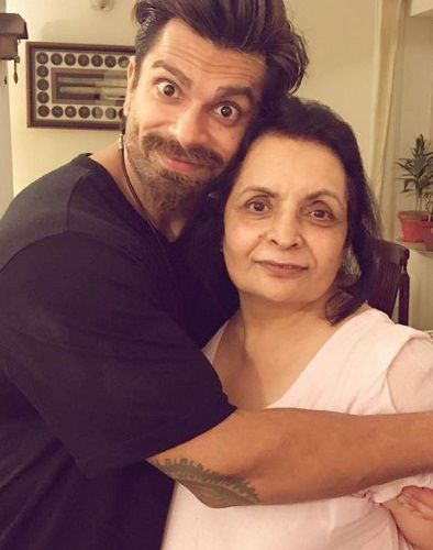Karan Singh Grover with his mother