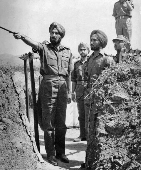 Lt Gen Harbaksh Singh with his troops during the 1965 Indo-Pakistan war