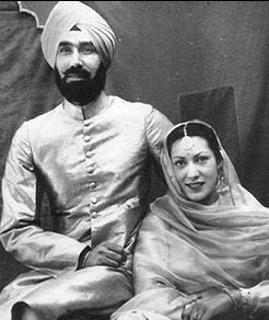 Lt Gen Harbaksh Singh with his wife