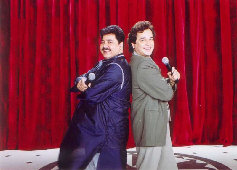 Mahesh Thakur (right) in a still from the Bollywood film Hum Saath-Saath Hain