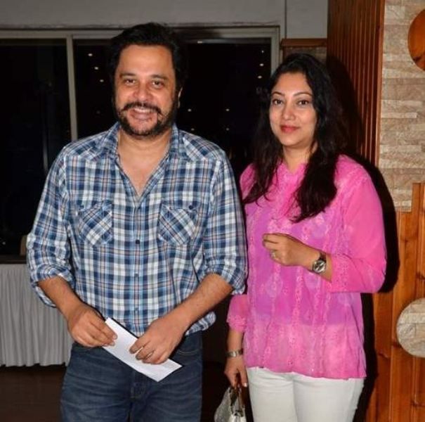 Mahesh Thakur with his wife, Sapna Thakur