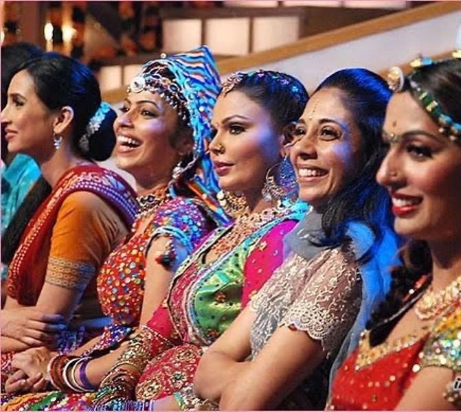Nach Baliye season 3; Sweta Keswani with Amita Chandekar Tiwari, Rakhi Sawant,Padmini Haldankar, and Kashmera Shah dressed up in traditional Indian attires for their performances